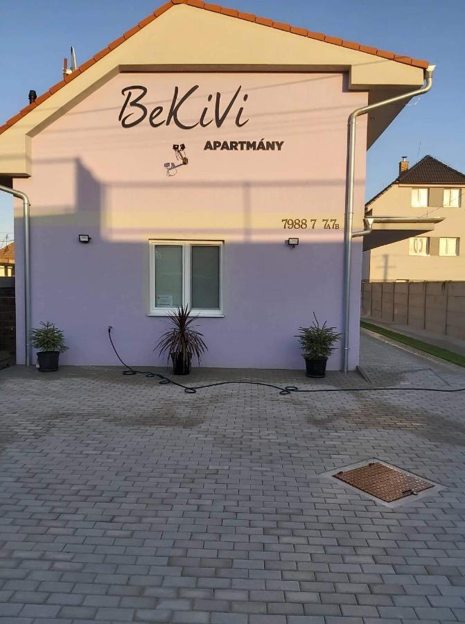 Bekivi Apartmany Дунайска-Стреда Экстерьер фото