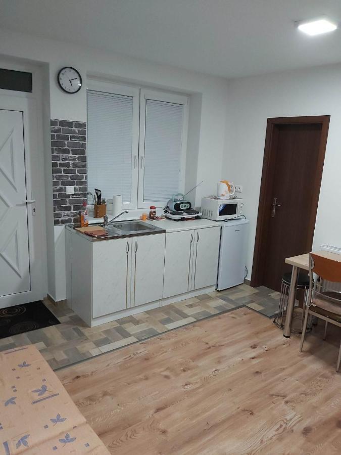 Bekivi Apartmany Дунайска-Стреда Экстерьер фото