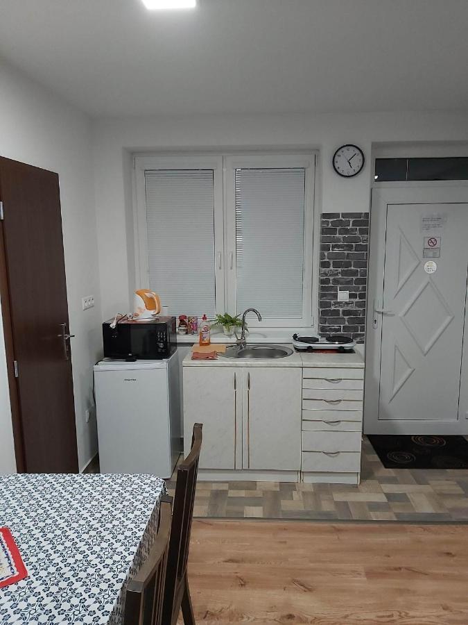 Bekivi Apartmany Дунайска-Стреда Экстерьер фото