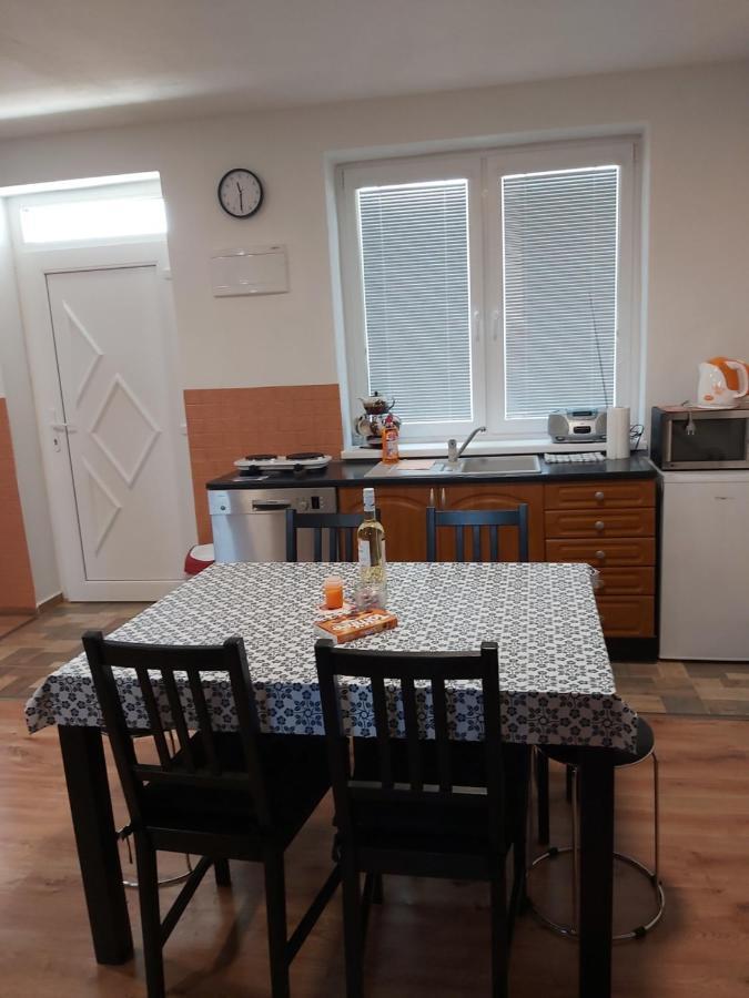 Bekivi Apartmany Дунайска-Стреда Экстерьер фото