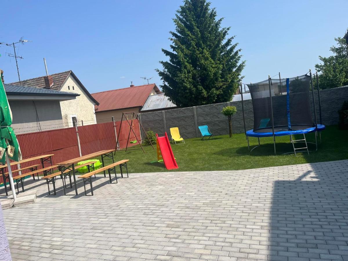 Bekivi Apartmany Дунайска-Стреда Экстерьер фото