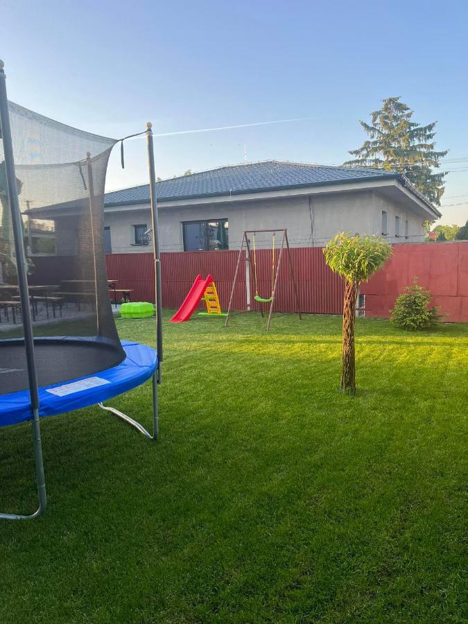 Bekivi Apartmany Дунайска-Стреда Экстерьер фото